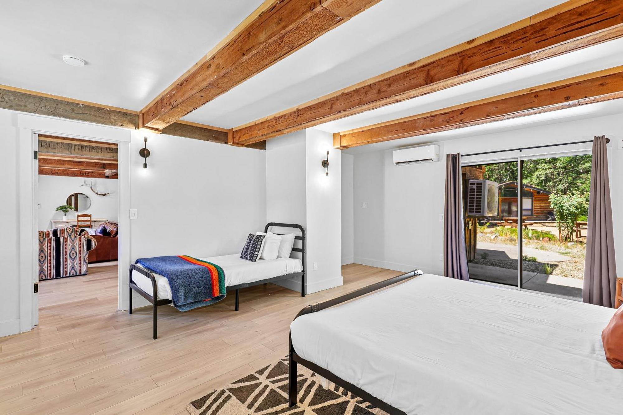 Basecamp Lodge Mount Shasta Quarto foto
